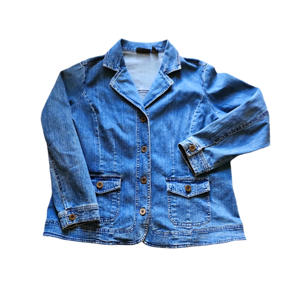 Denim Jacket/Blazer Relativity womens  Button front. Size X. Light weight.